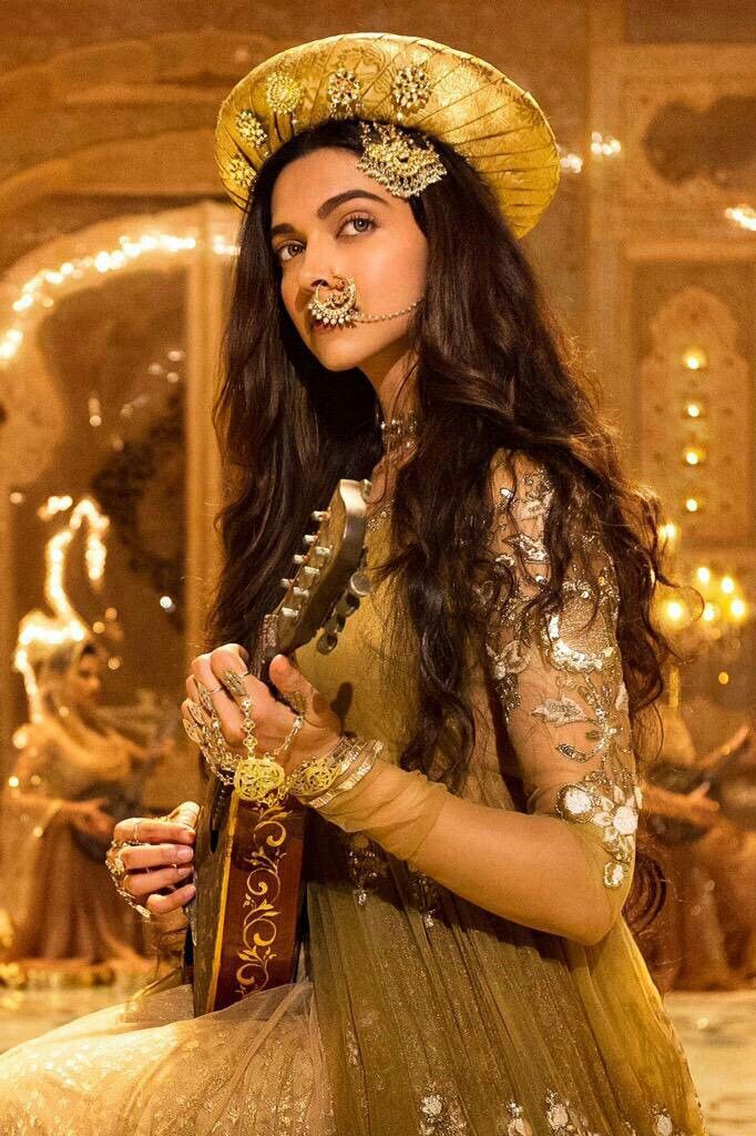 Mastani Wavy Hair with Headgear (Bajirao Mastani)